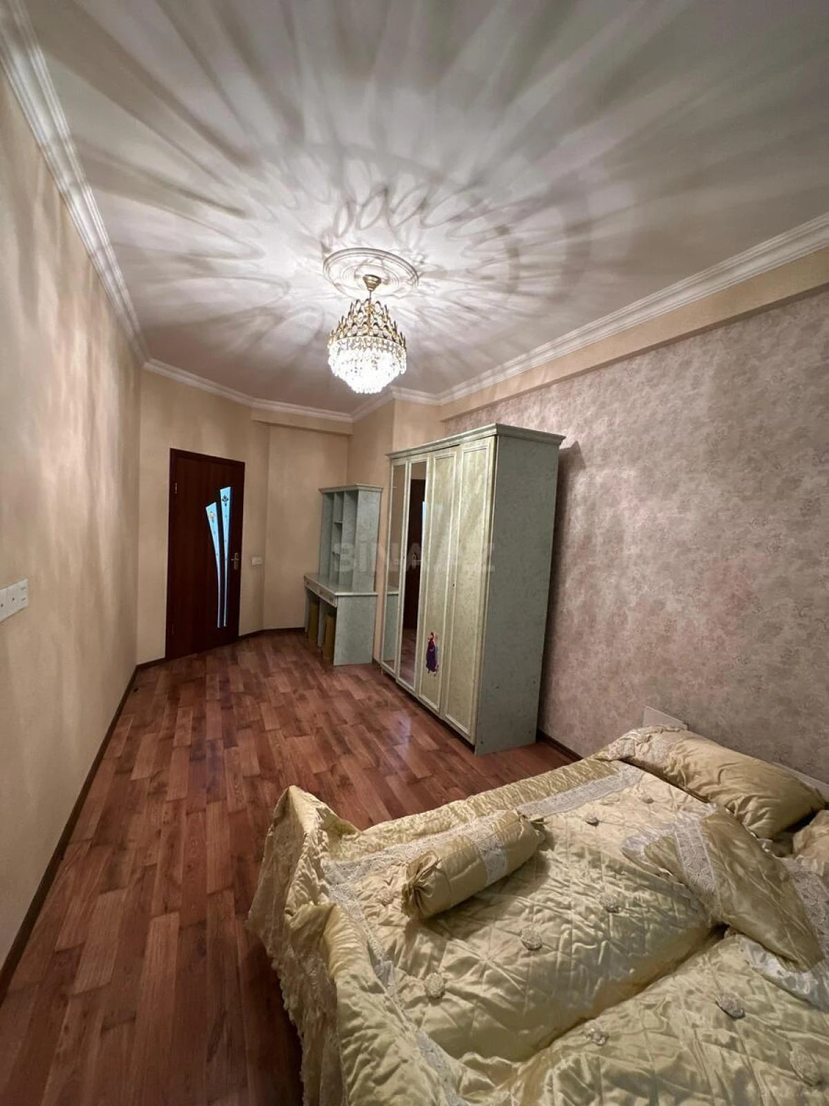 Satılır 2 otaqlı mənzil 72 m²