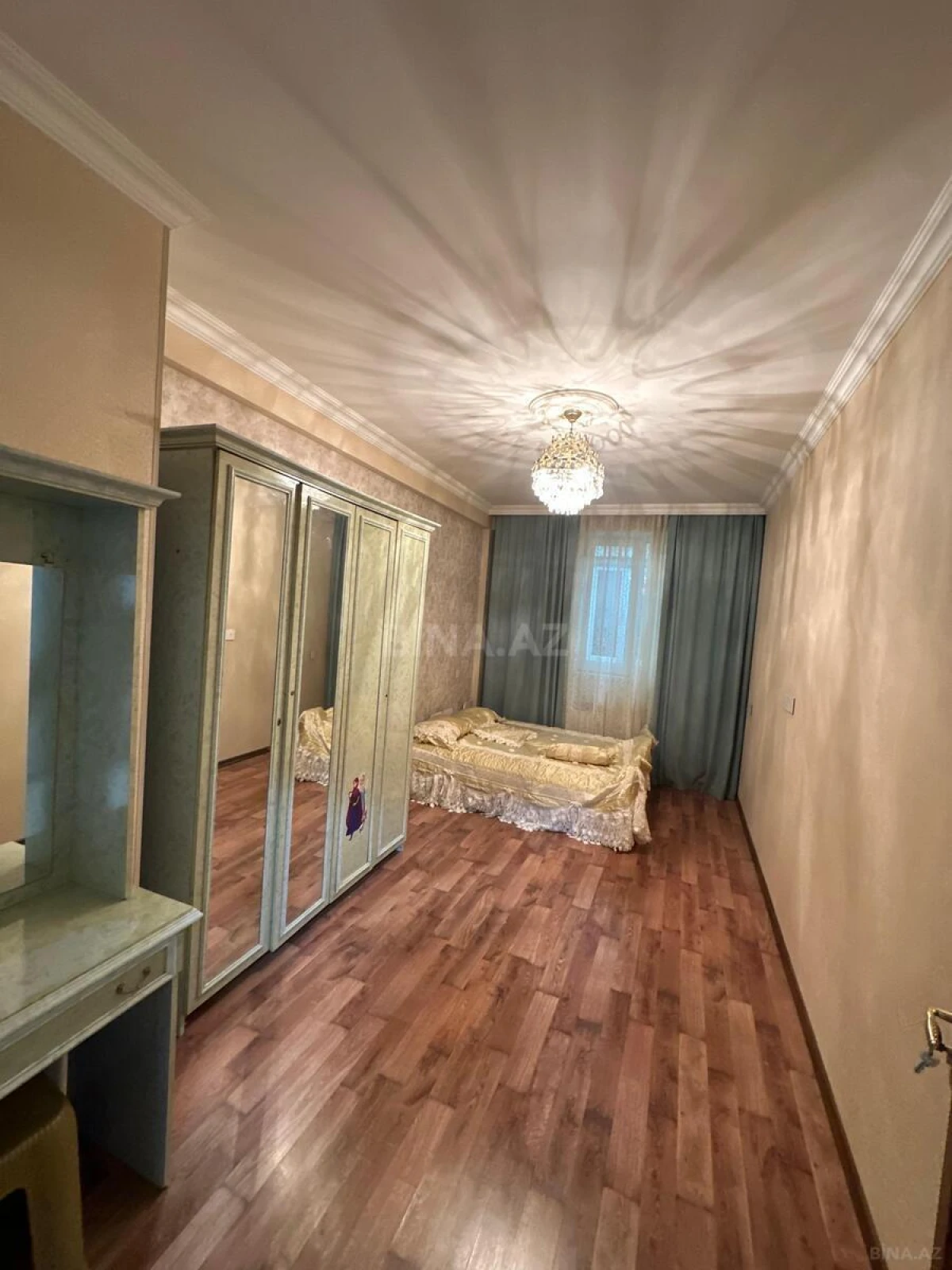 Satılır 2 otaqlı mənzil 72 m²