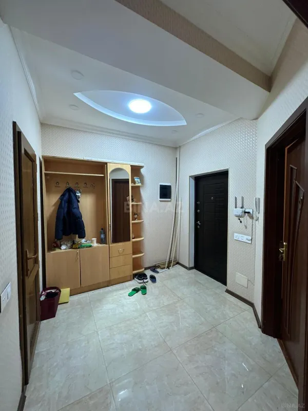 Satılır 2 otaqlı mənzil 72 m²