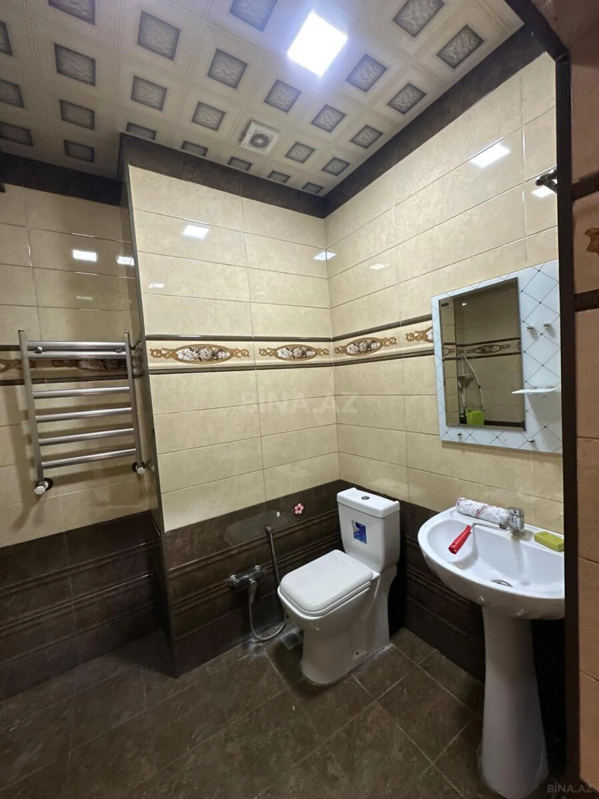 Satılır 2 otaqlı mənzil 72 m²