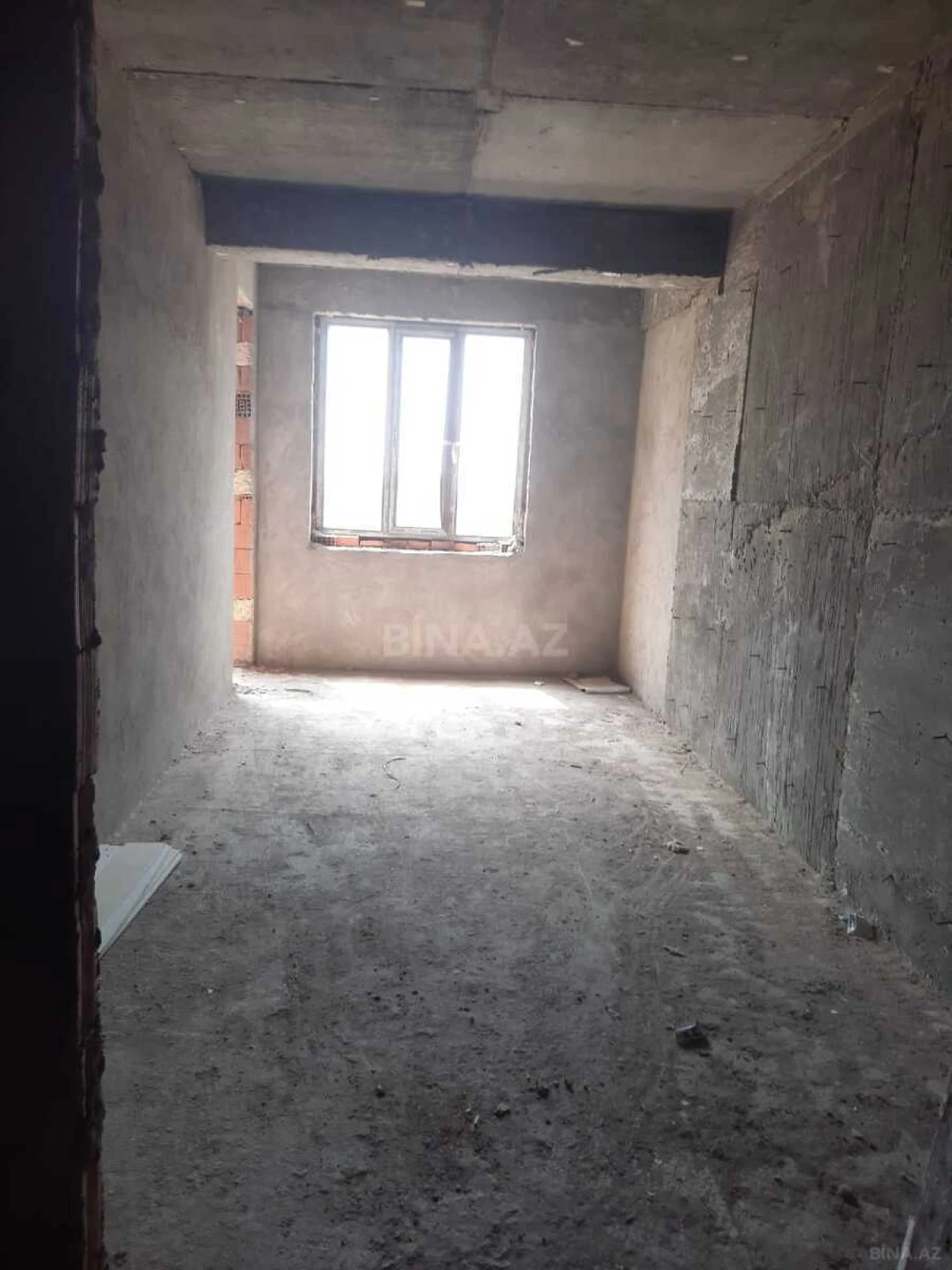Satılır 4 otaqlı mənzil 140 m²
