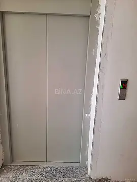 Satılır 4 otaqlı mənzil 140 m²