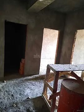 Satılır 4 otaqlı mənzil 140 m²