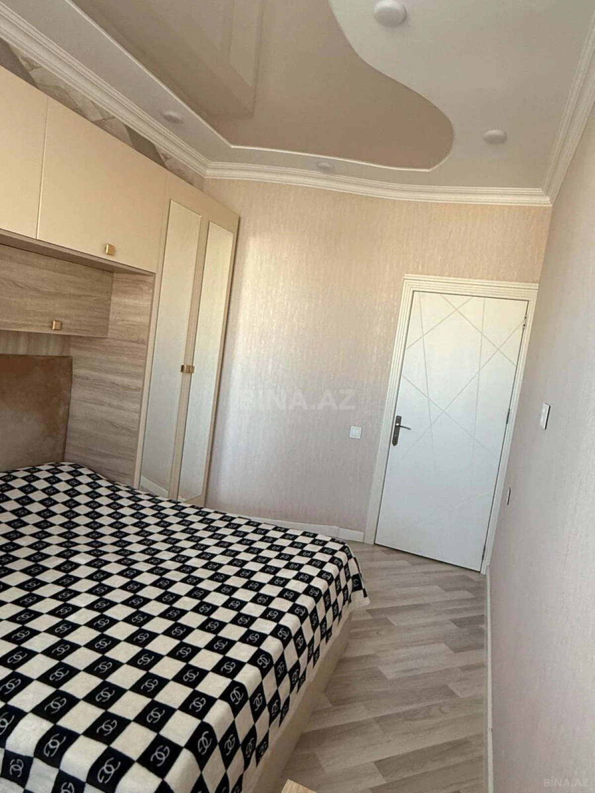 Satılır 3 otaqlı mənzil 76 m²