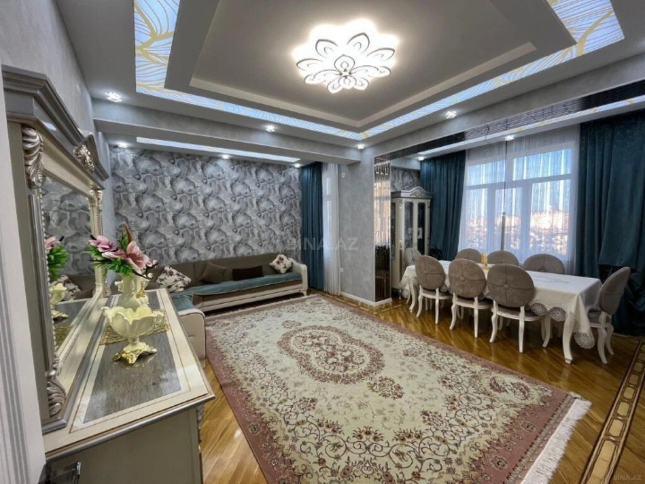 Satılır 4 otaqlı mənzil 142 m²