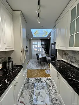 Satılır 4 otaqlı mənzil 142 m²