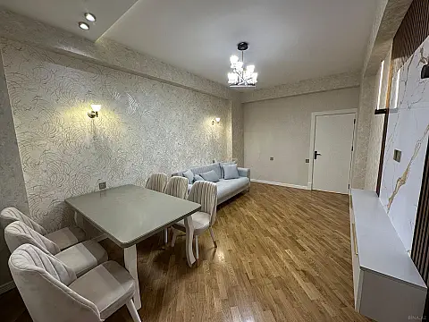 Satılır 2 otaqlı mənzil 75 m²