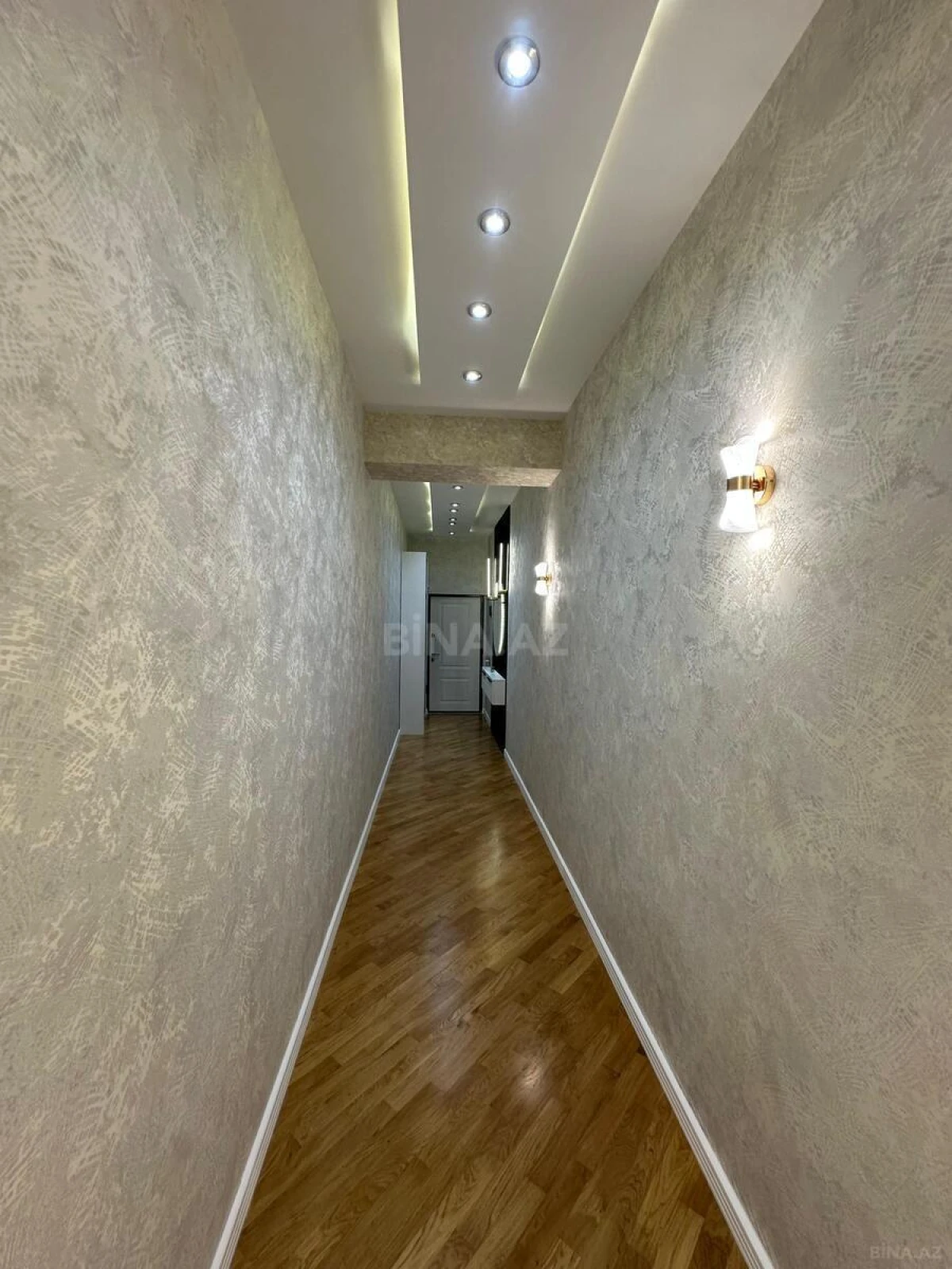 Satılır 2 otaqlı mənzil 75 m²