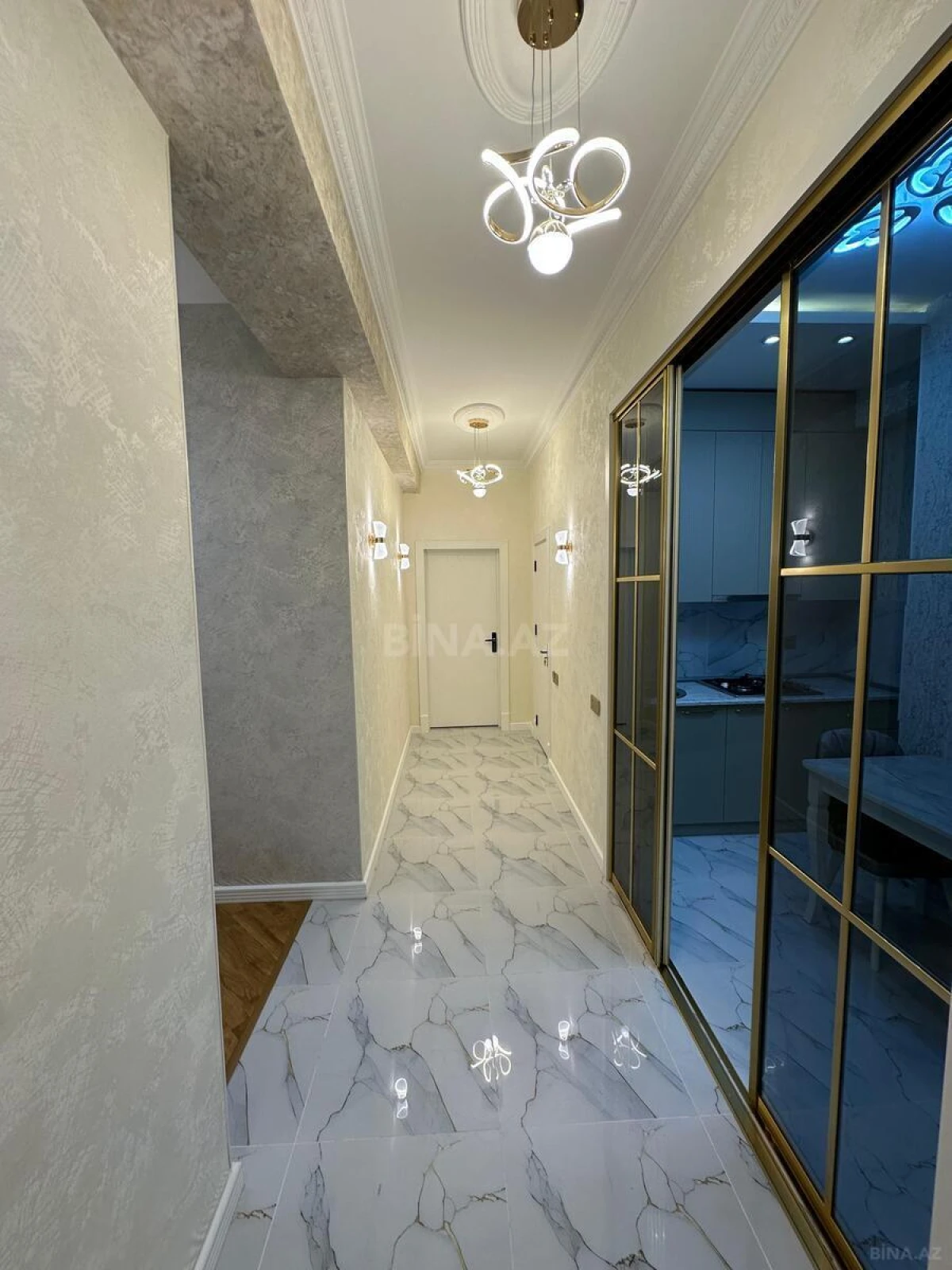 Satılır 2 otaqlı mənzil 75 m²