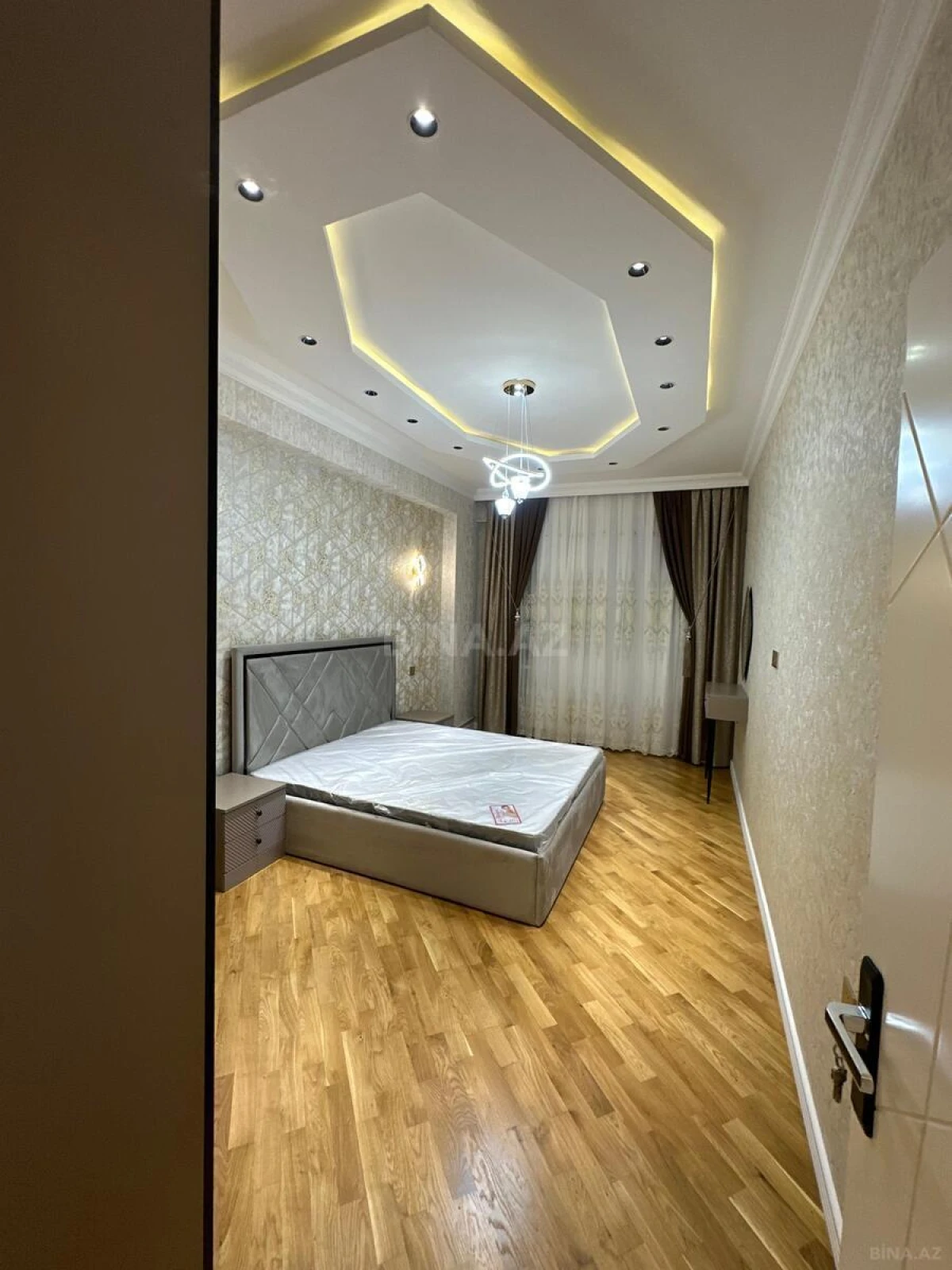 Satılır 2 otaqlı mənzil 75 m²