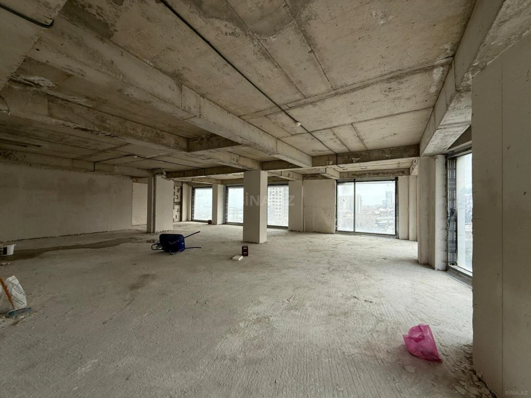 Kirayə verilir obyekt 414 m²