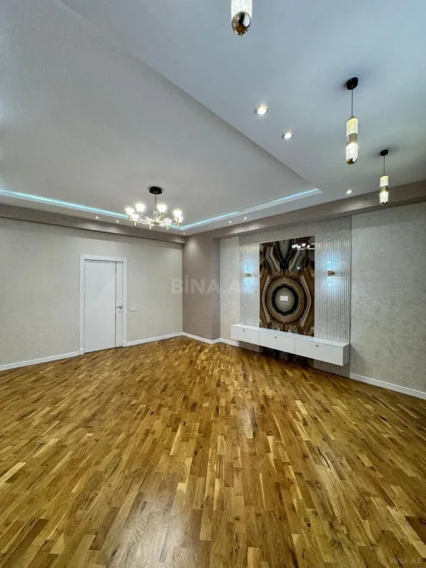 Satılır 3 otaqlı mənzil 115 m²