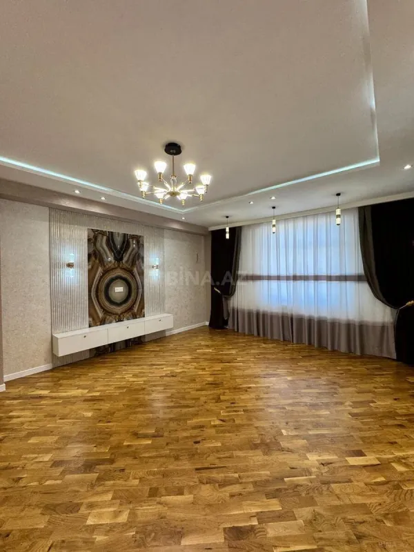 Satılır 3 otaqlı mənzil 115 m²