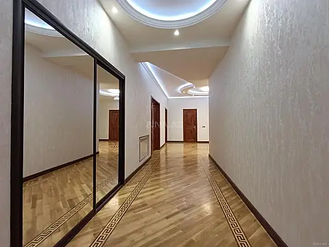 Satılır 3 otaqlı mənzil 140 m²