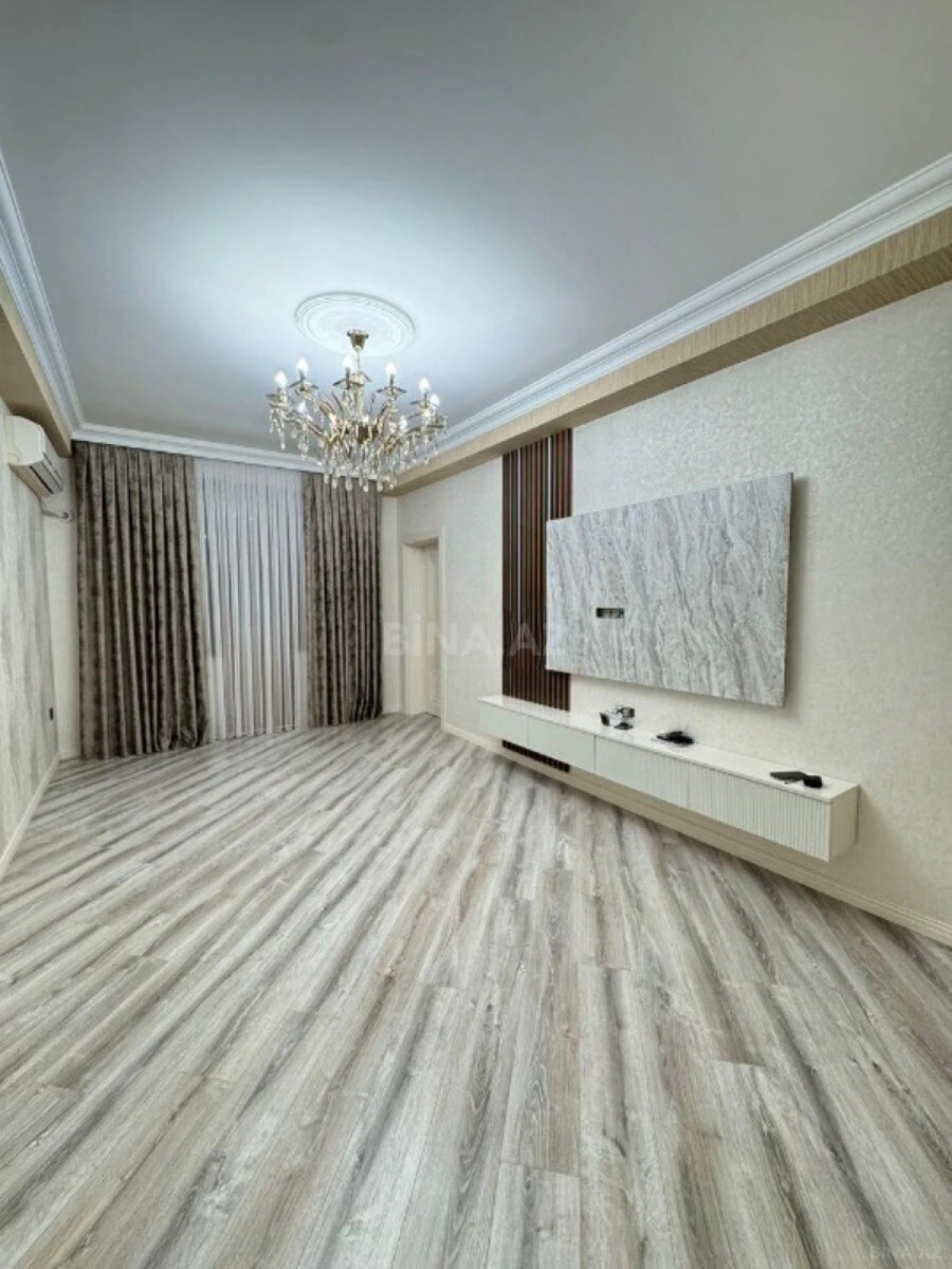 Satılır 3 otaqlı mənzil 98 m²