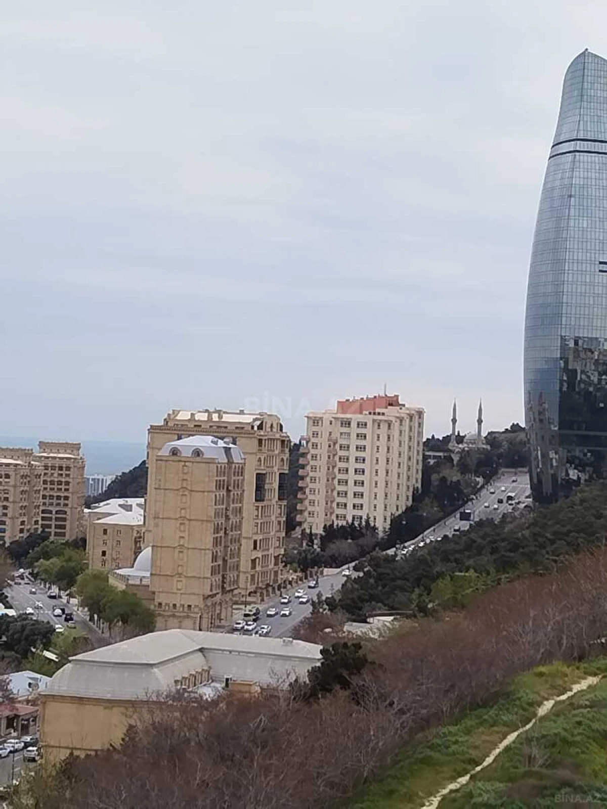 Satılır 3 otaqlı mənzil 79 m²