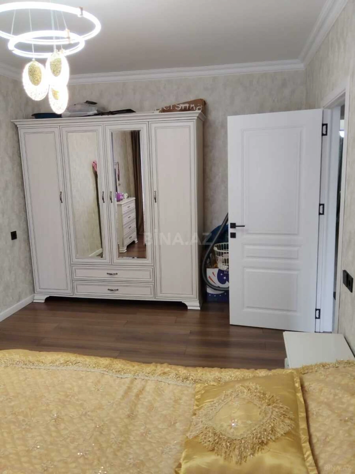 Satılır 3 otaqlı mənzil 79 m²