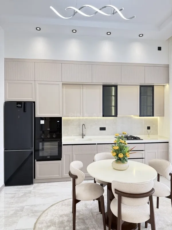 Satılır 4 otaqlı həyət evi 180 m²