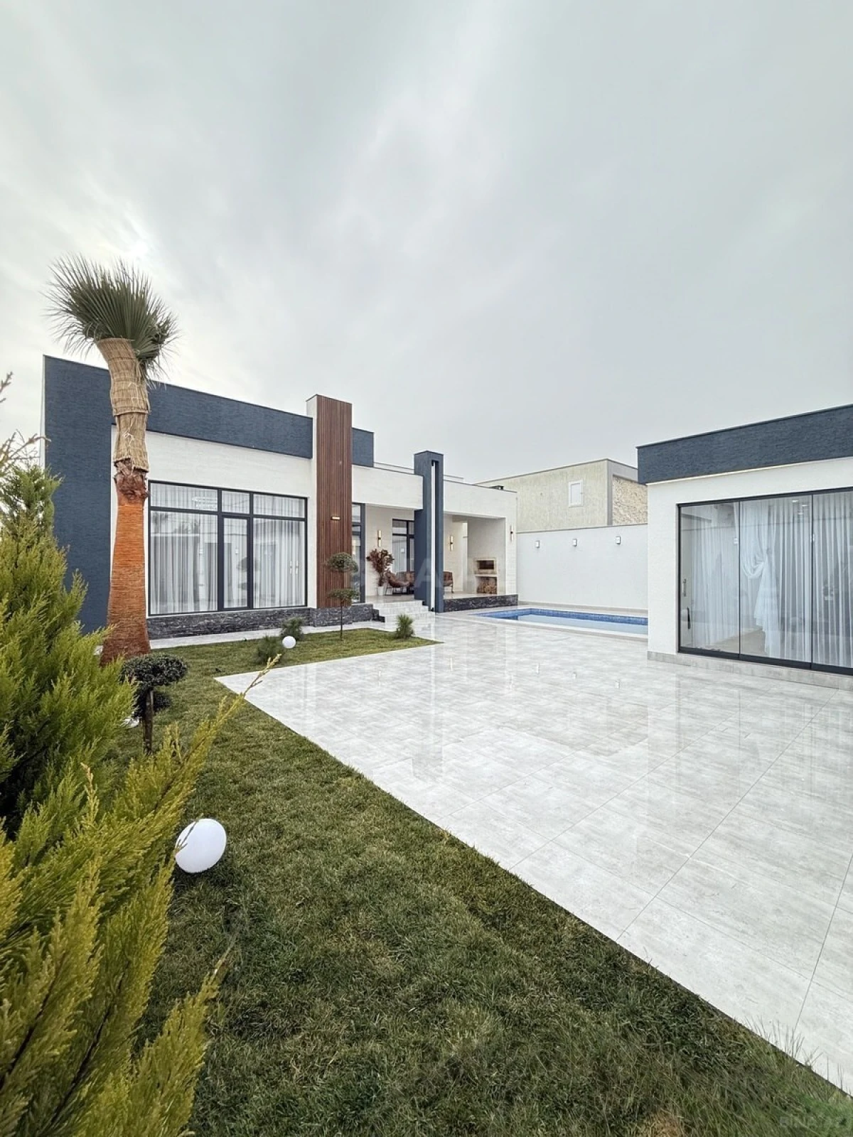 Satılır 4 otaqlı həyət evi 180 m²