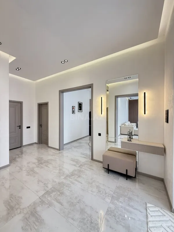 Satılır 4 otaqlı həyət evi 180 m²