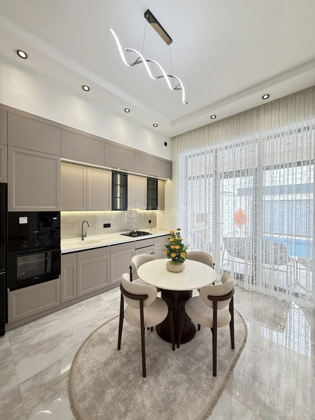 Satılır 4 otaqlı həyət evi 180 m²