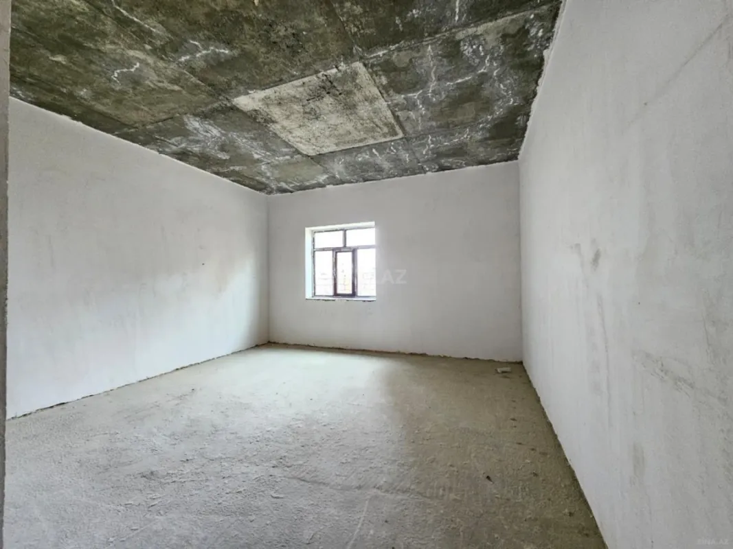Satılır 4 otaqlı həyət evi 300 m²