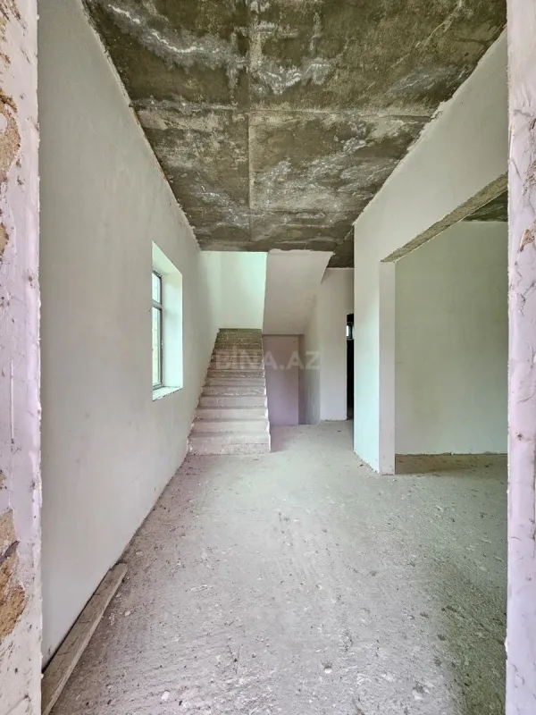 Satılır 4 otaqlı həyət evi 300 m²