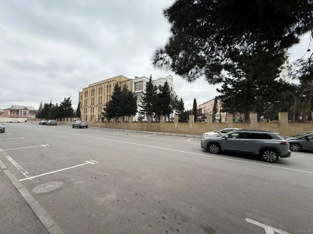 Kirayə verilir obyekt 240 m²