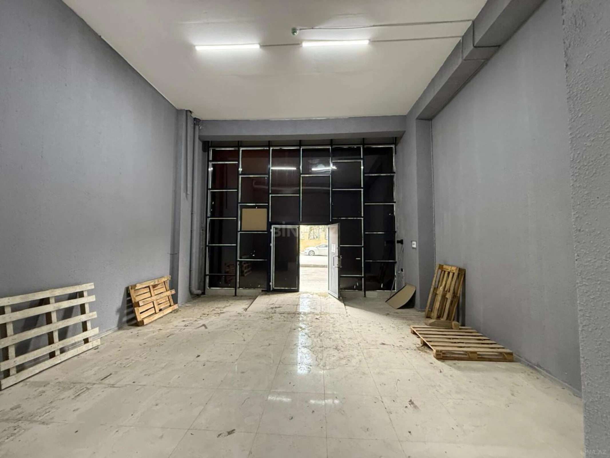 Kirayə verilir obyekt 240 m²