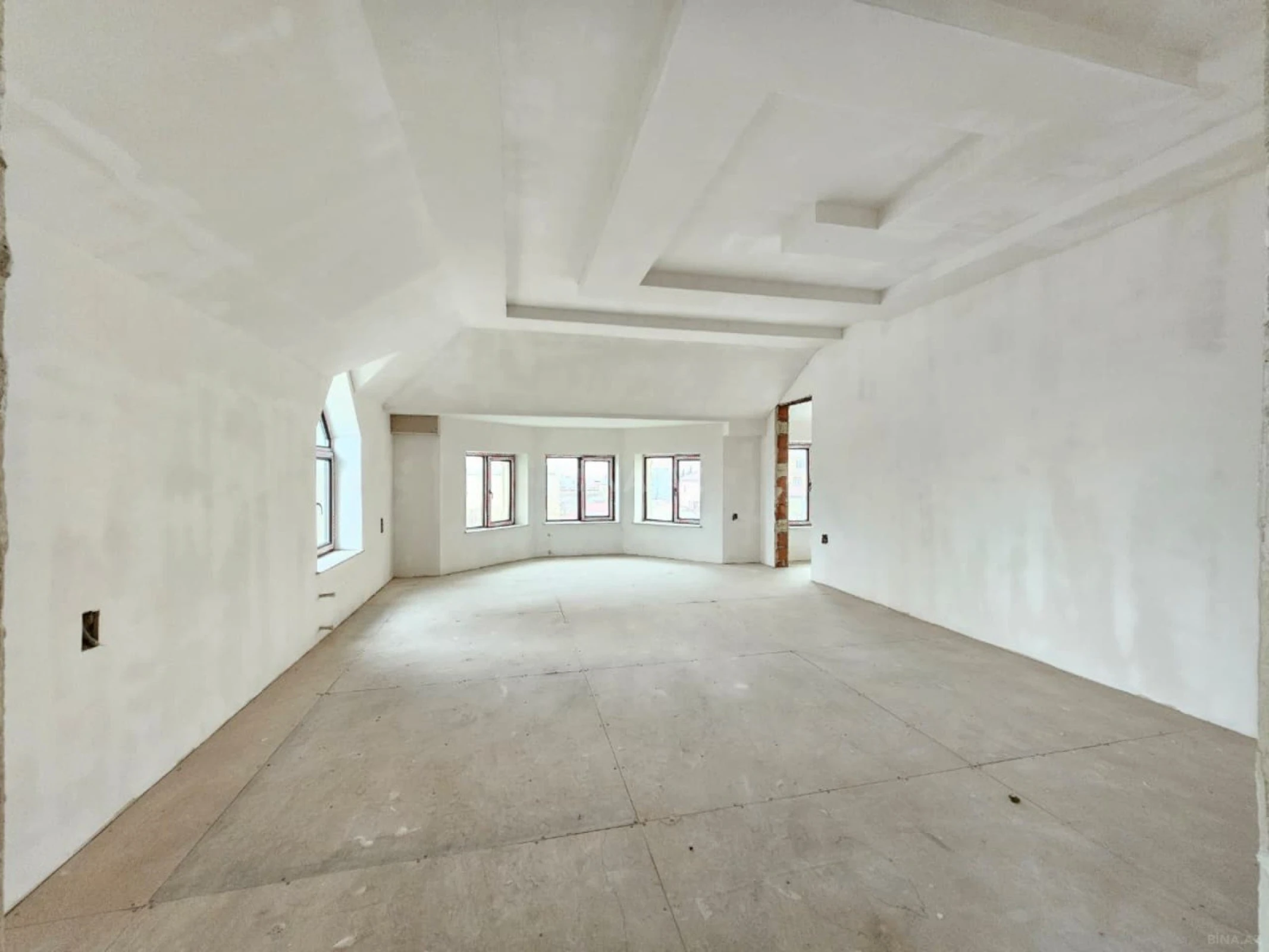 Satılır 6 otaqlı həyət evi 400 m²