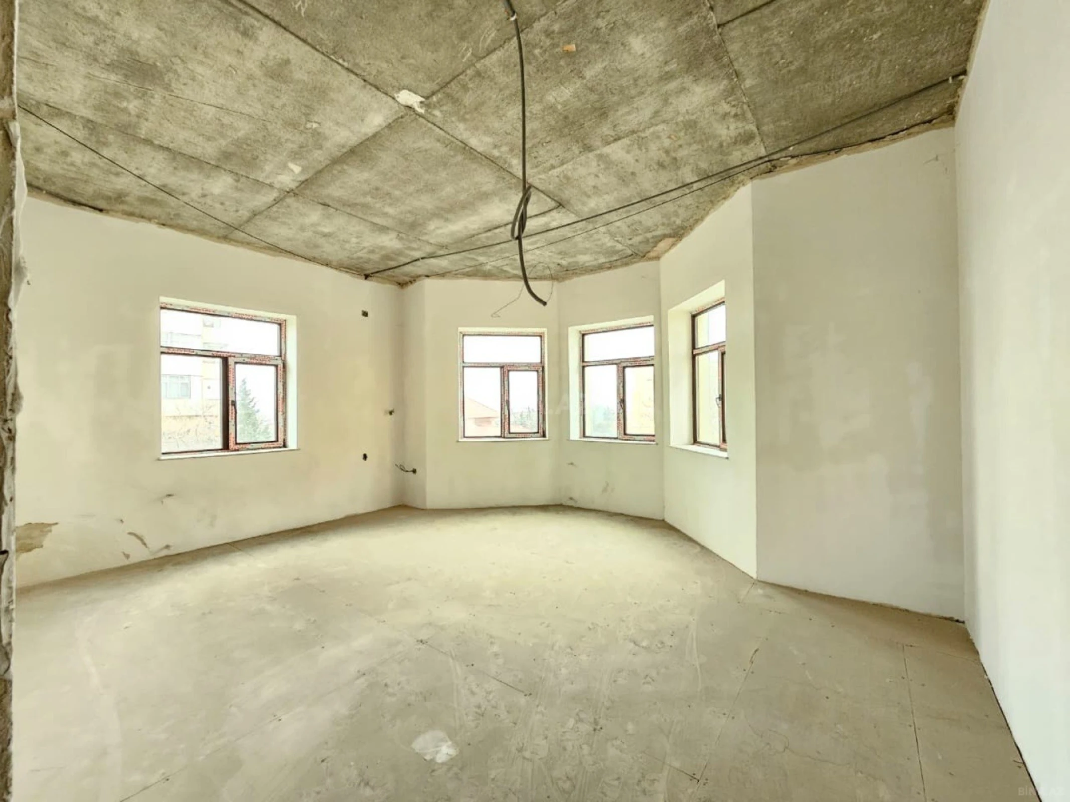 Satılır 6 otaqlı həyət evi 400 m²
