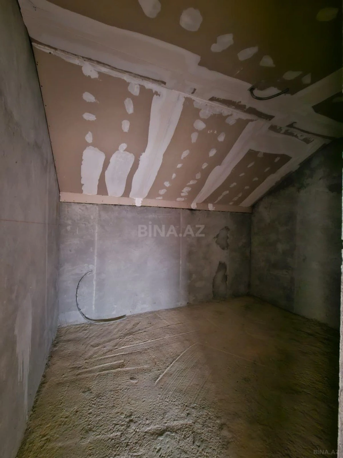 Satılır 6 otaqlı həyət evi 400 m²