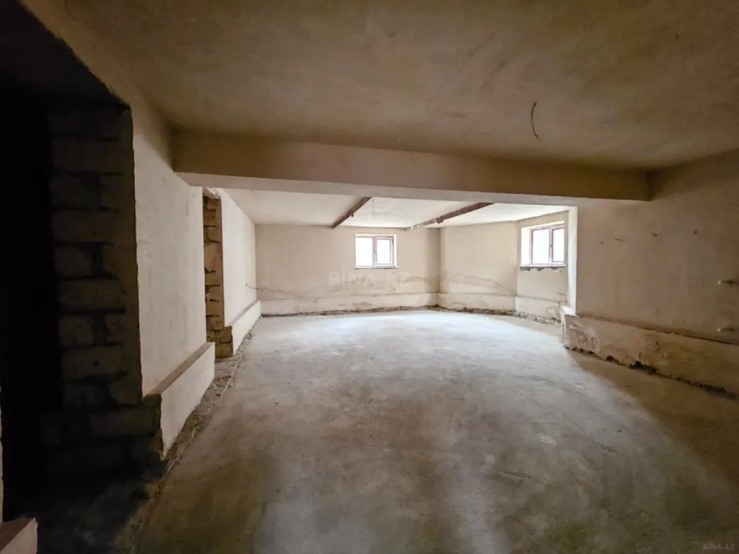 Satılır 6 otaqlı həyət evi 400 m²