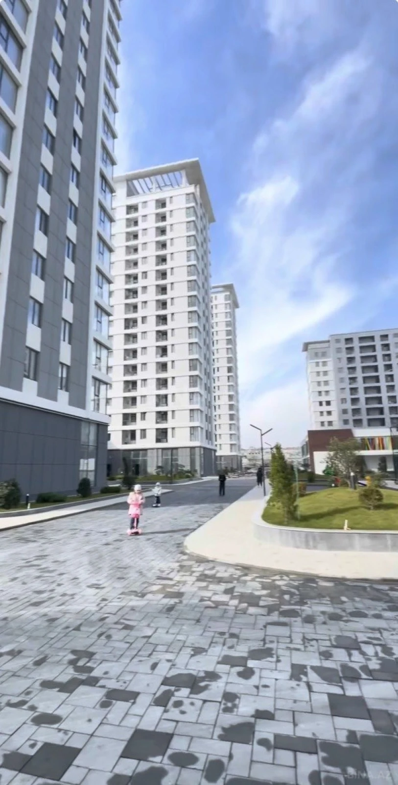 Satılır 3 otaqlı mənzil 77.7 m²