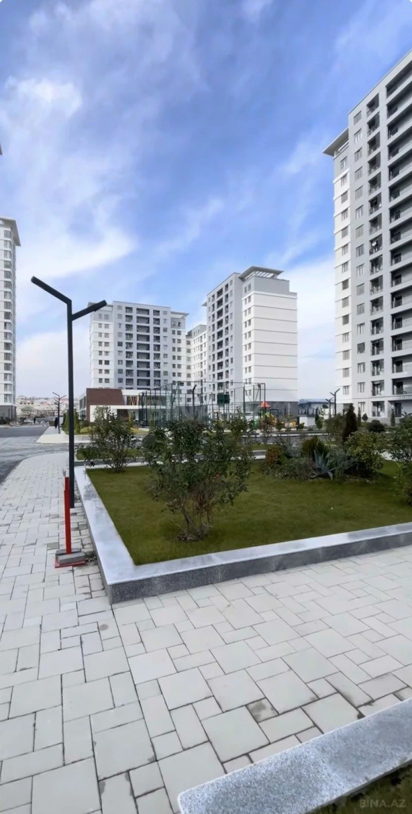Satılır 3 otaqlı mənzil 77.7 m²