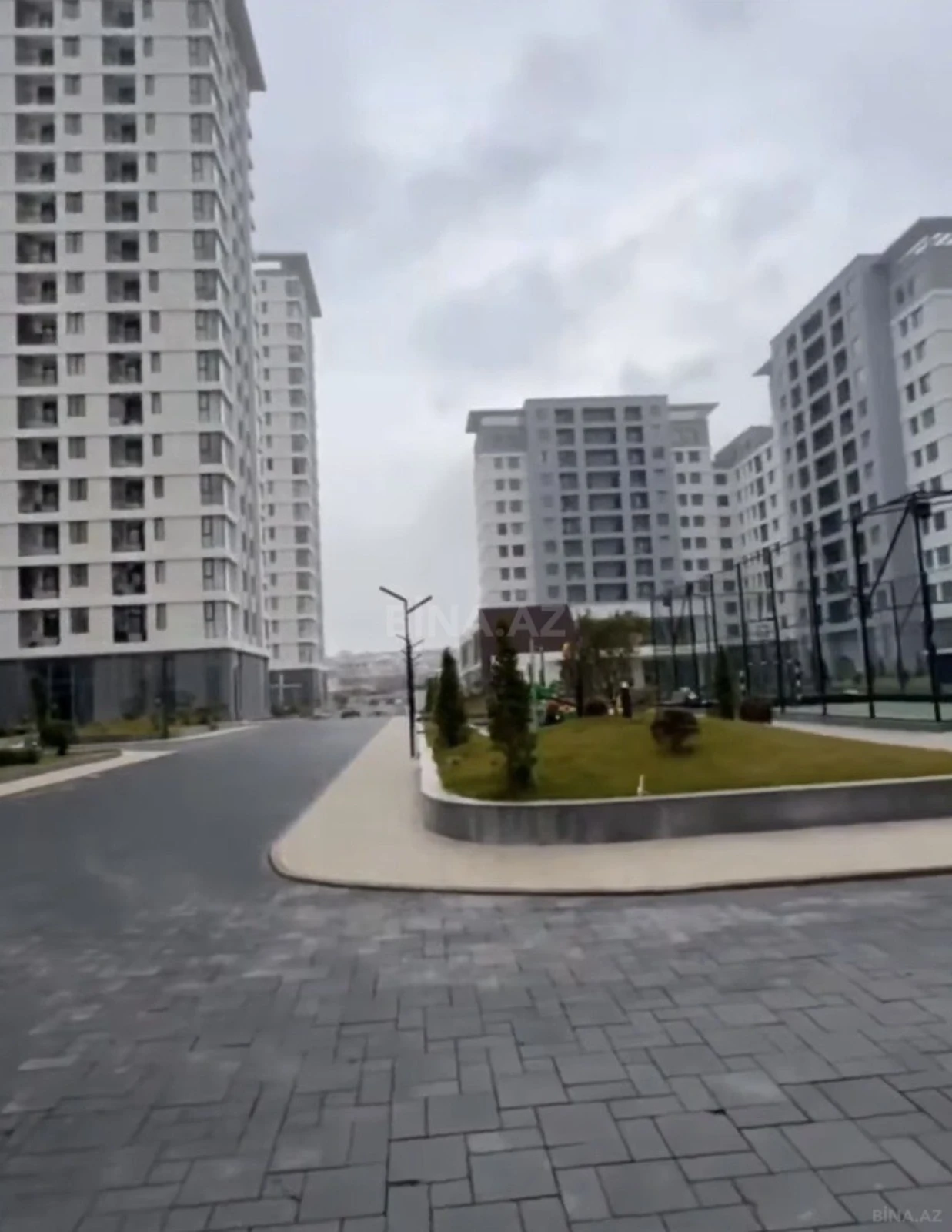 Satılır 3 otaqlı mənzil 77.7 m²