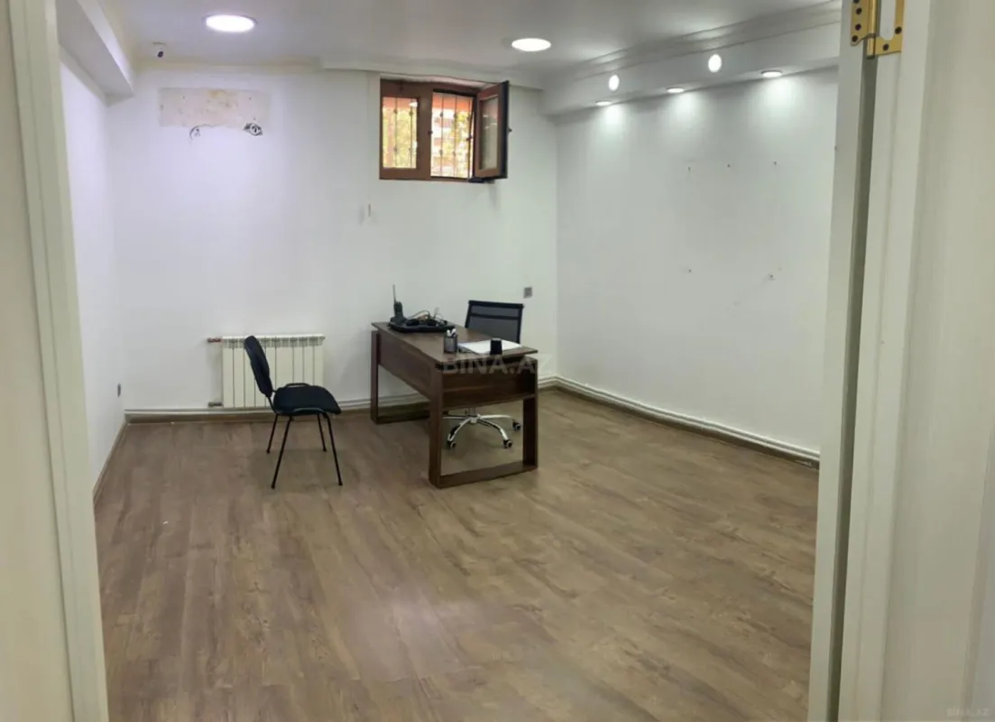 Kirayə verilir 4 otaqlı ofis 153 m²