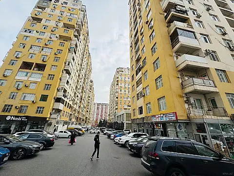 Satılır 4 otaqlı mənzil 158 m²