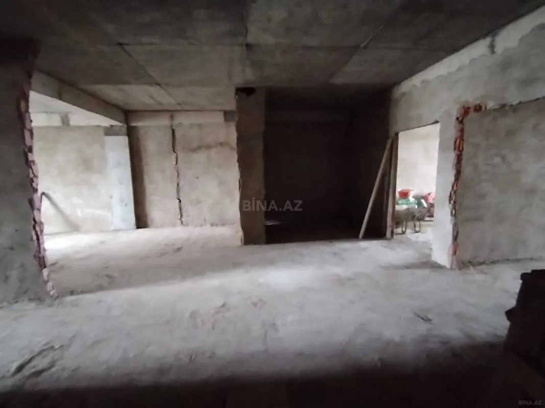 Satılır 3 otaqlı mənzil 156 m²