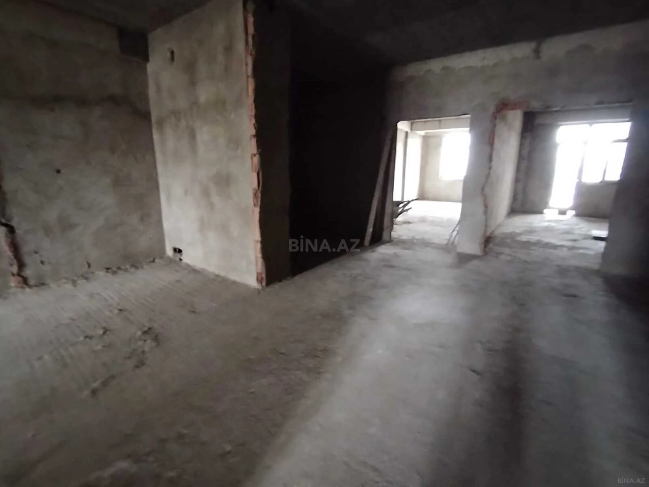 Satılır 3 otaqlı mənzil 156 m²