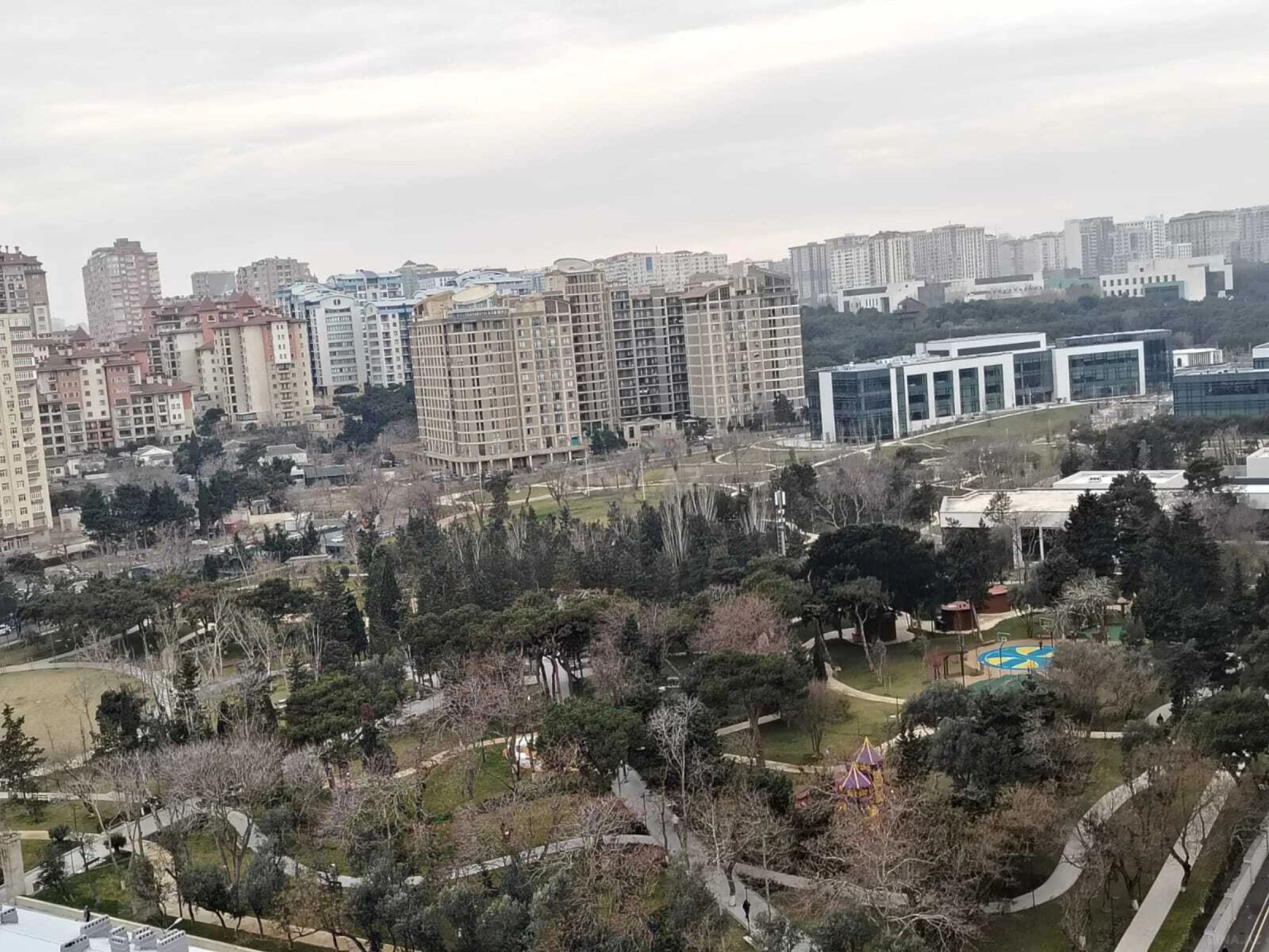 Satılır 3 otaqlı mənzil 156 m²