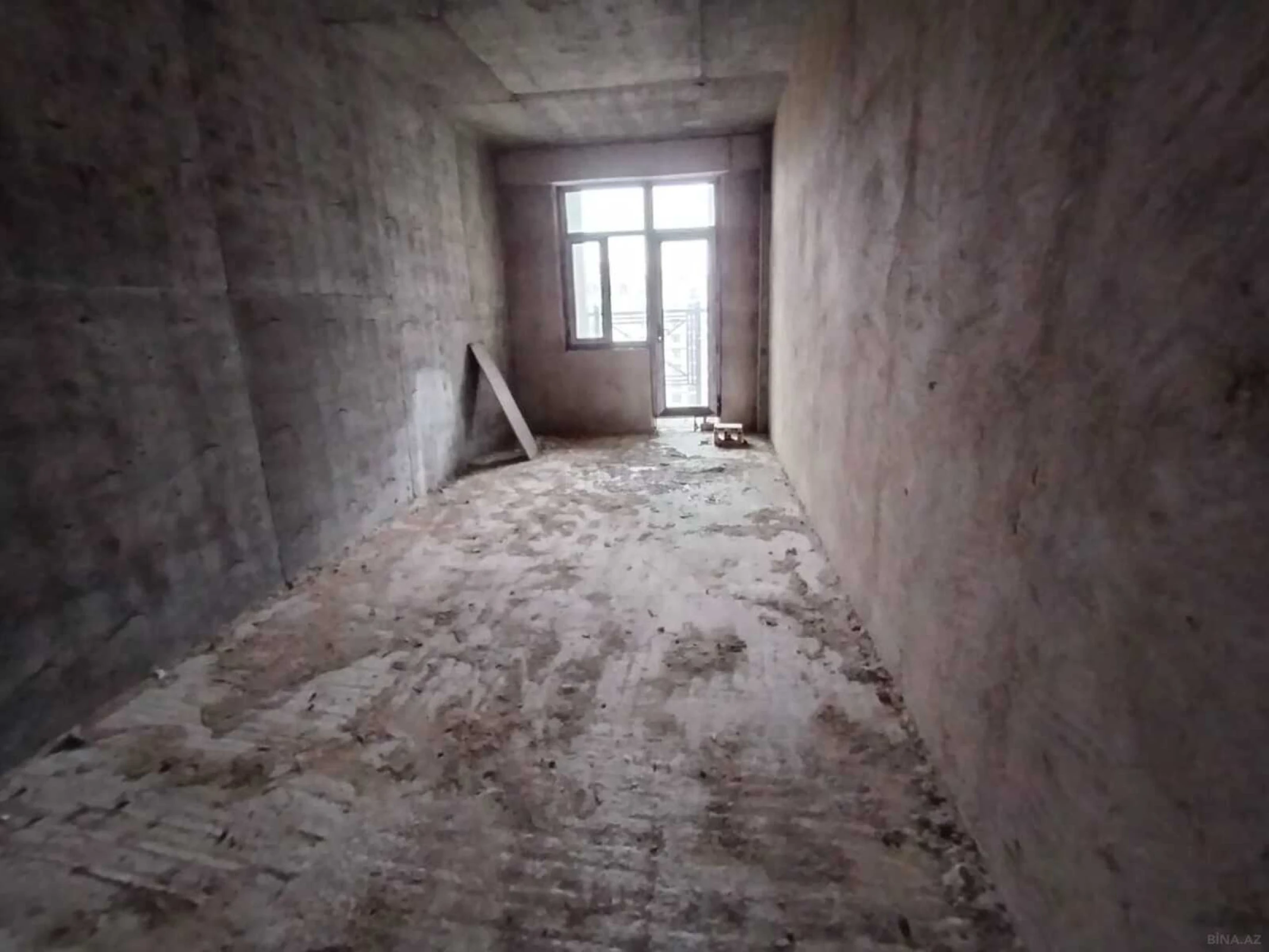 Satılır 3 otaqlı mənzil 156 m²