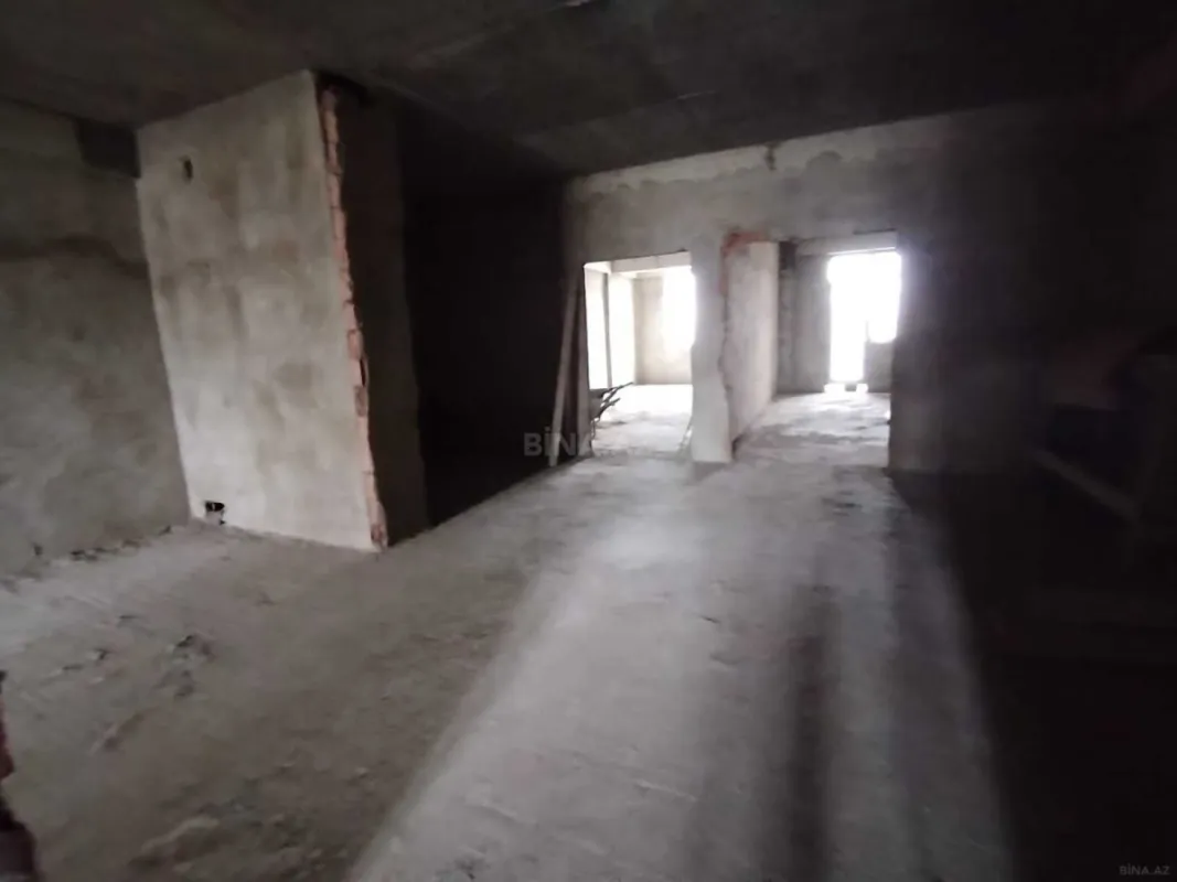 Satılır 3 otaqlı mənzil 156 m²