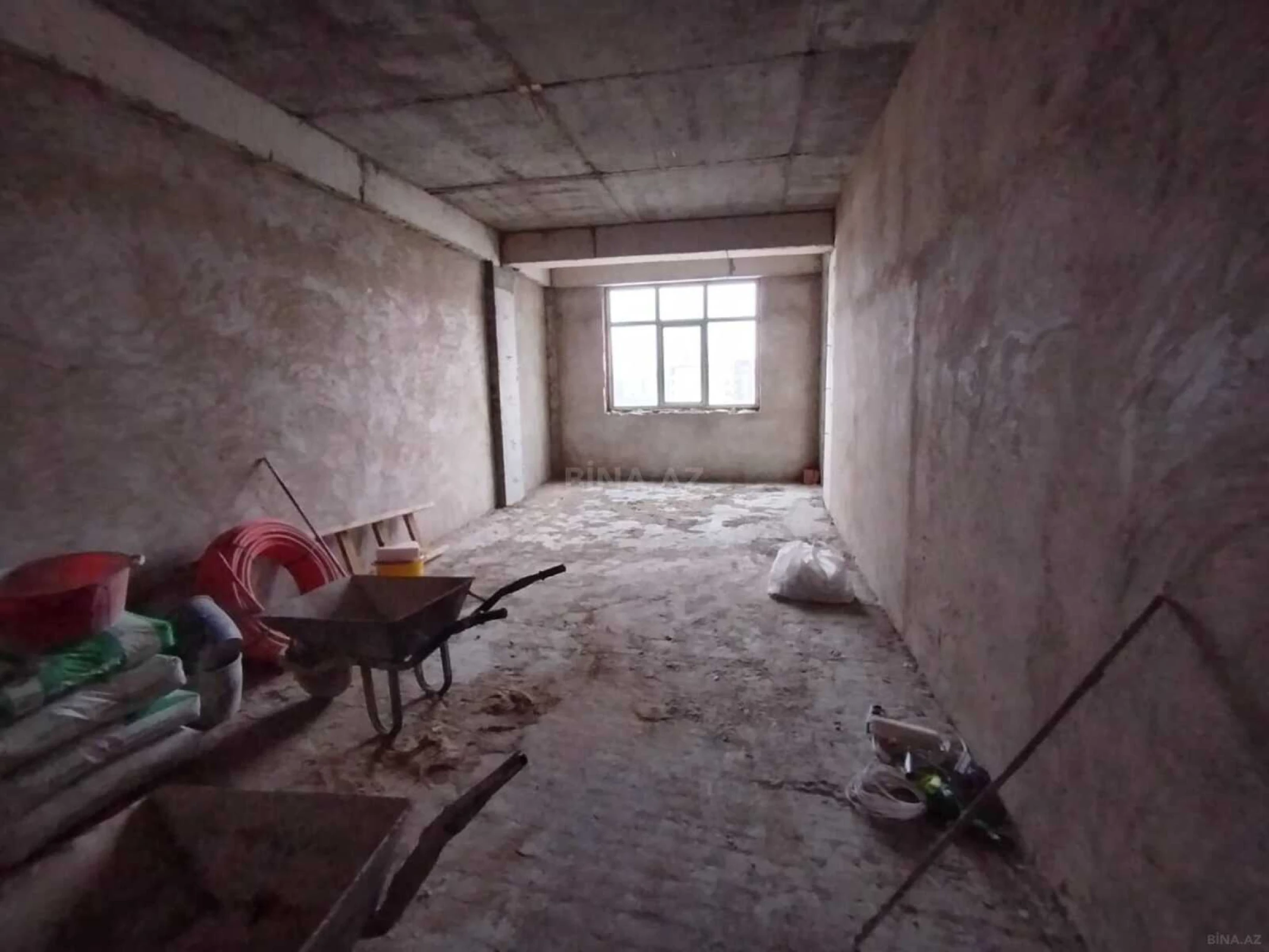 Satılır 3 otaqlı mənzil 156 m²