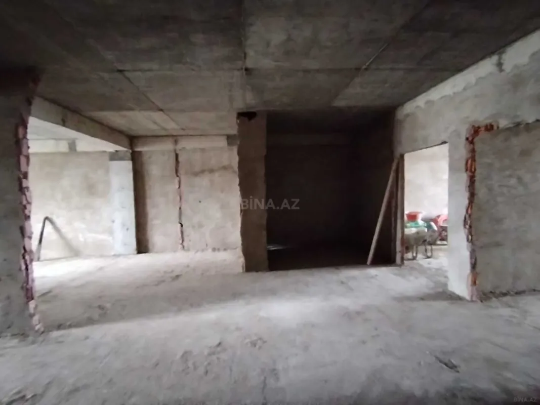 Satılır 3 otaqlı mənzil 156 m²
