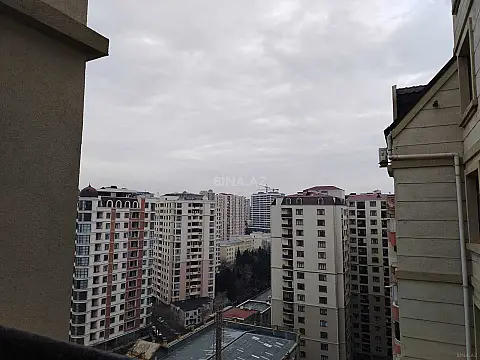 Satılır 3 otaqlı mənzil 156 m²