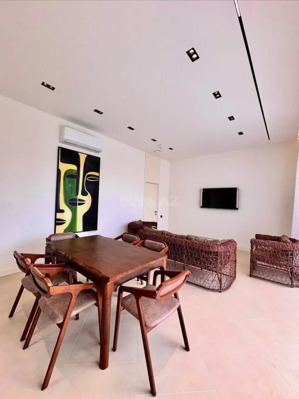 Kirayə verilir 5 otaqlı həyət evi 250 m²