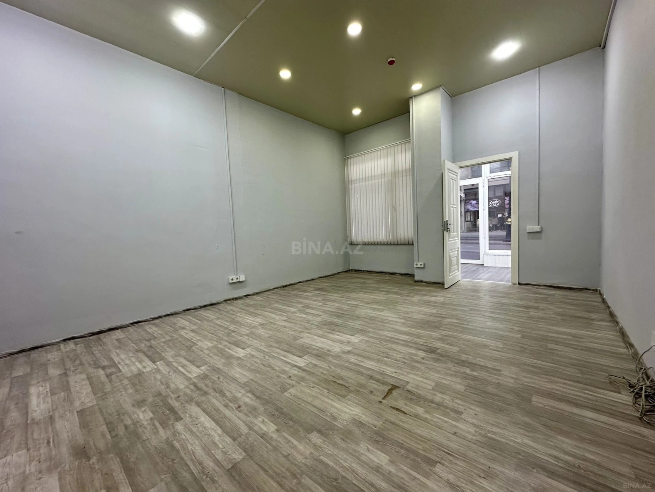 Kirayə verilir obyekt 255 m²