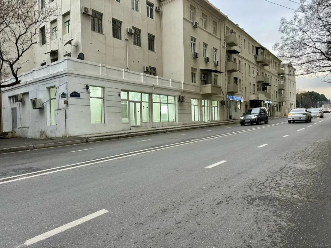 Kirayə verilir obyekt 255 m²