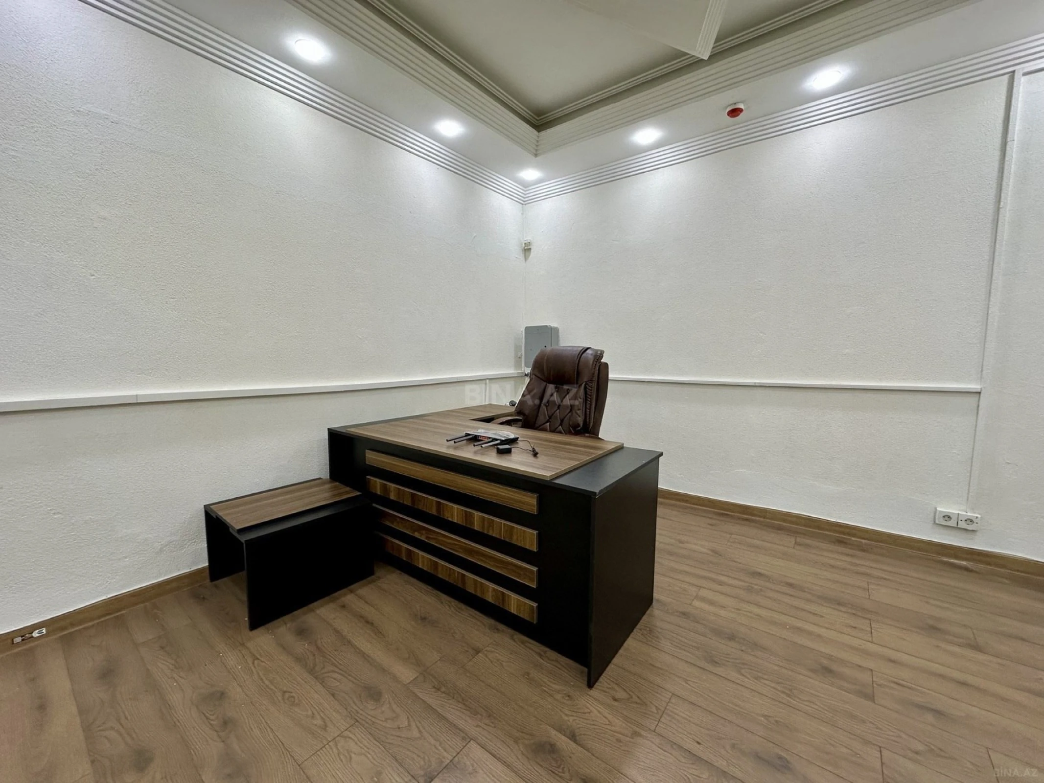 Kirayə verilir obyekt 255 m²